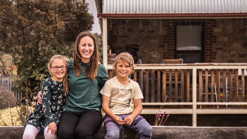 Jasmine and two children